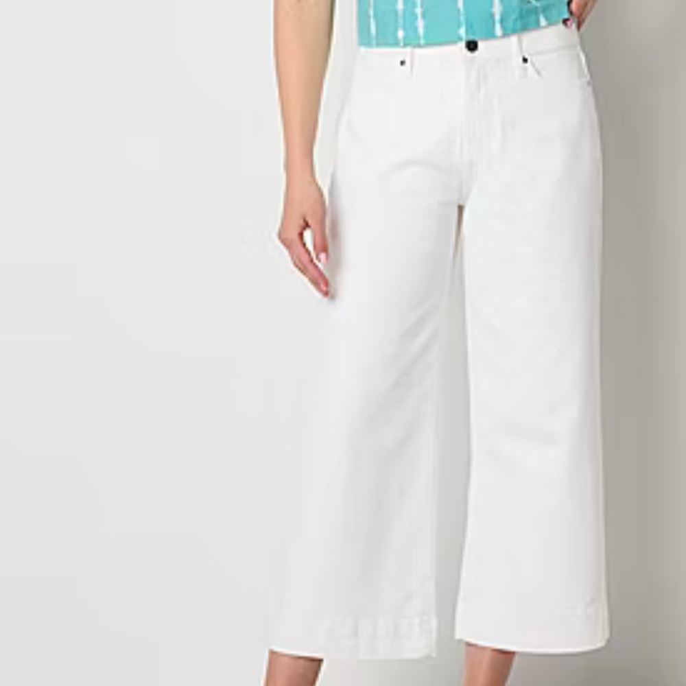 High rise wide leg cropped white pants color white size 14